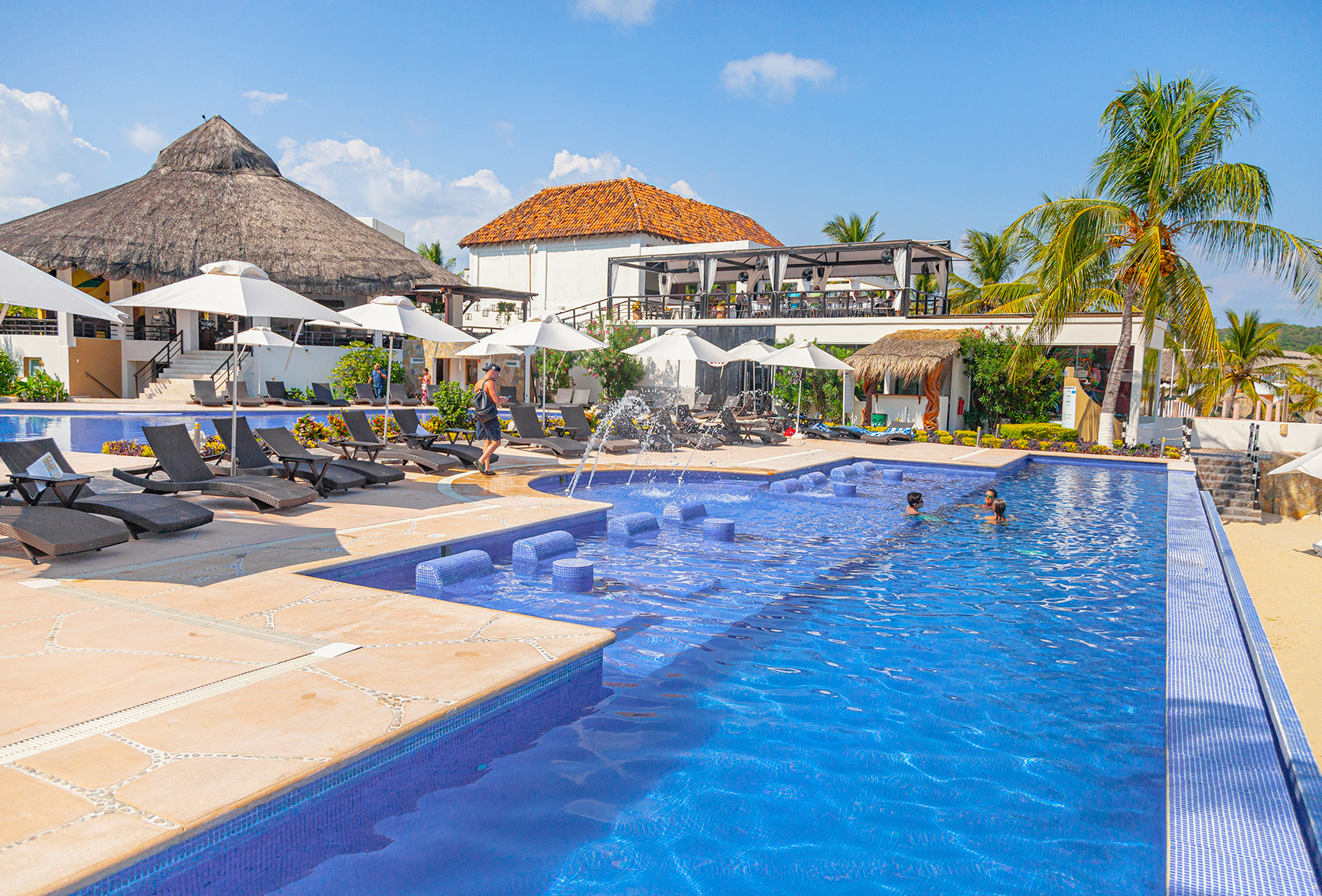 Terrazas y albercas para eventos frente al mar